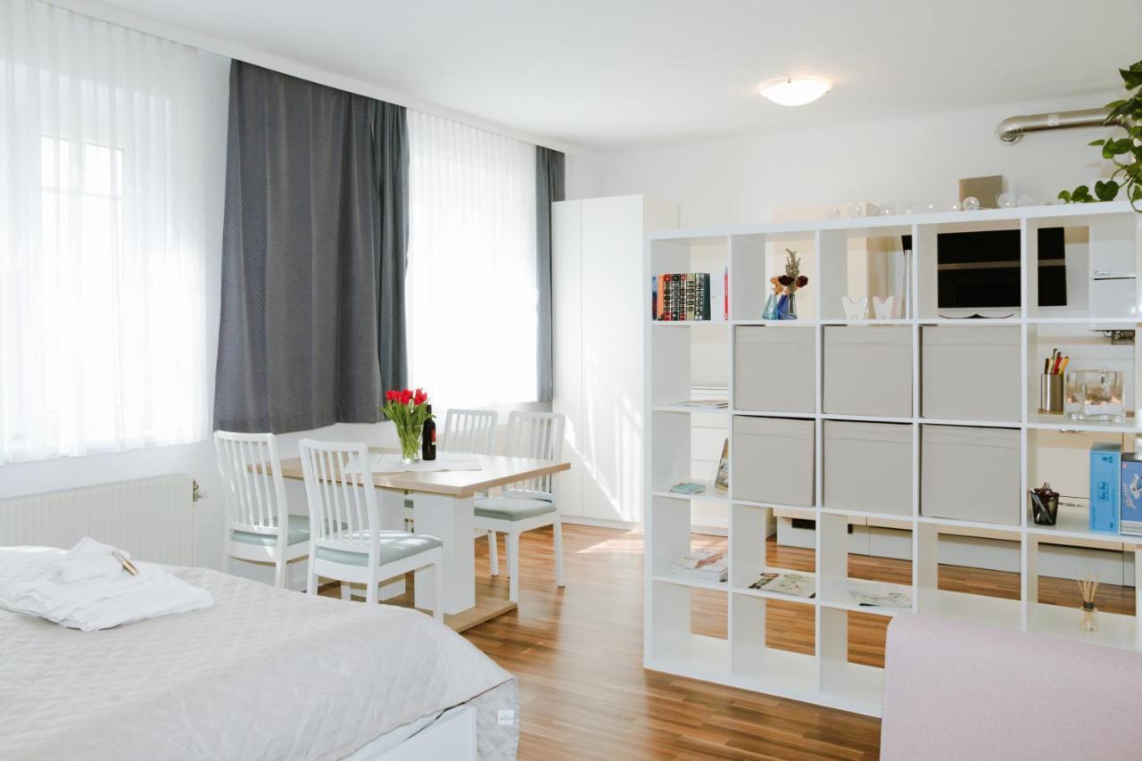 Ferienwohnung In Der Fussgaengerzone Gartenblick - Studio Apartment Eisenstadt Dış mekan fotoğraf