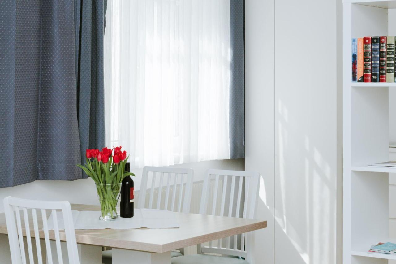 Ferienwohnung In Der Fussgaengerzone Gartenblick - Studio Apartment Eisenstadt Dış mekan fotoğraf