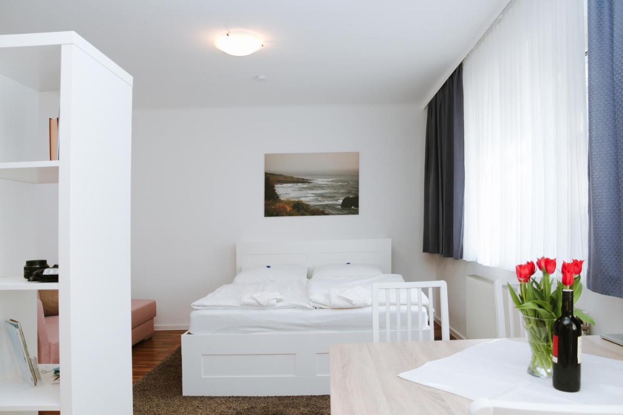 Ferienwohnung In Der Fussgaengerzone Gartenblick - Studio Apartment Eisenstadt Dış mekan fotoğraf